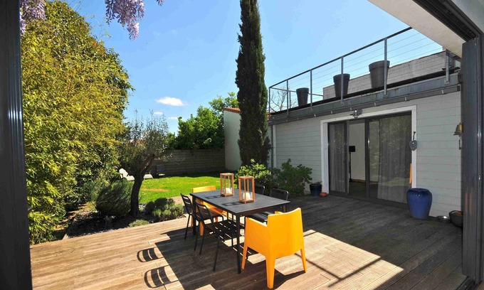 La Rochelle Villa | La Rochelle house, swimming pool, quiet residential area near downtown