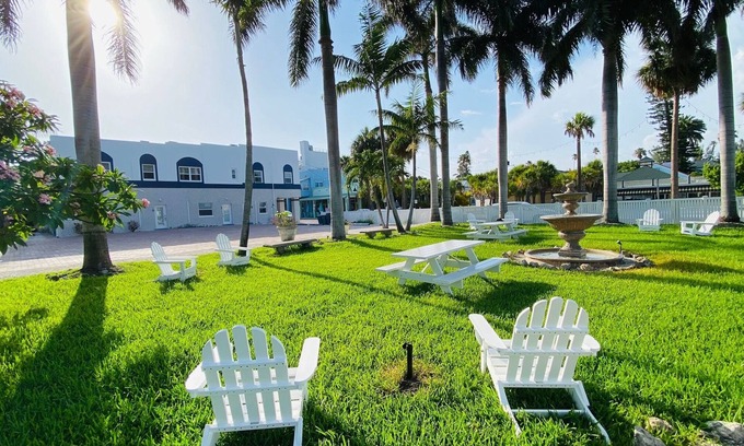 Pass-a-Grille Historic District Apartment | La Tortuga Historic Pass A Grille St Pete Beach 1 thru 9 & Event