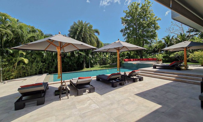 Hin Lek Fai Villa | La Villa, Baan Ing Phu, Black Mountain