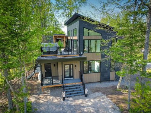 Pont-Rouge Ski Chalet | La Villa Bali
