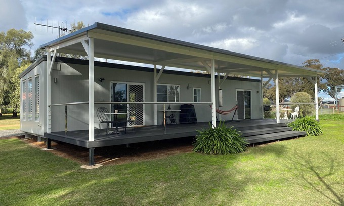 Dubbo Apartment | Labanna Lake - Country views, Peaceful, Quiet, Safe,