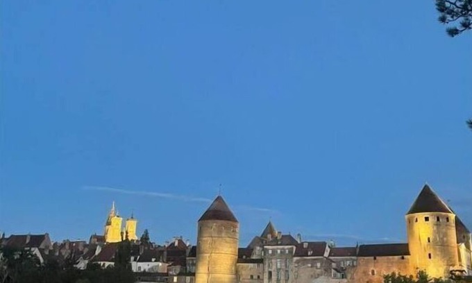 Fain-les-Moutiers Boat Rental | LaBellevue Comfortable holiday residence