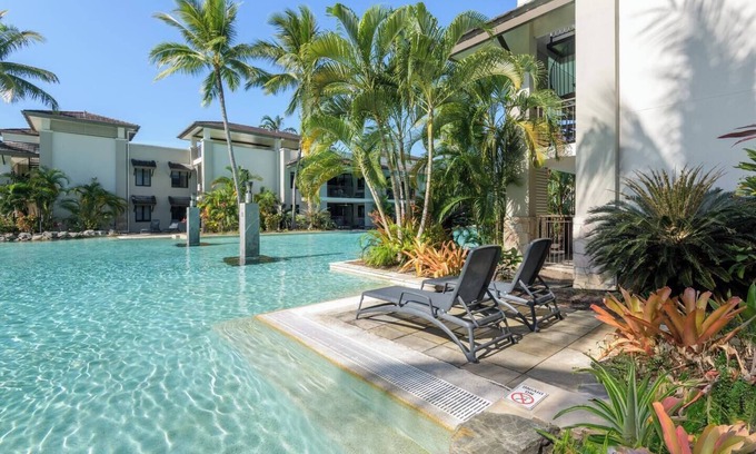 Port Douglas Apartment | Lagoon Hideaway Swim out Nook at Temple Resort