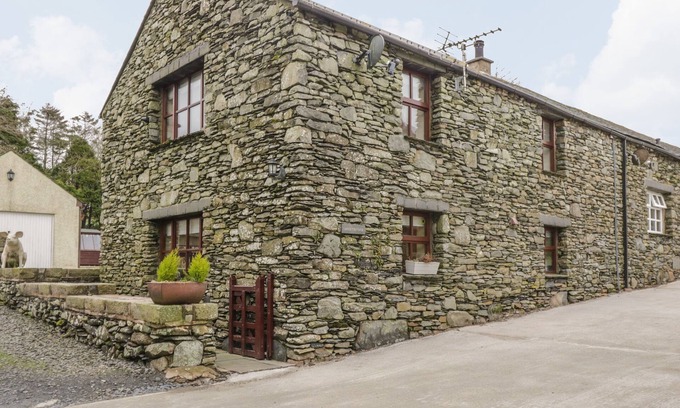 Newland Near Ulverston Cottage | LAITHE COTTAGE, family friendly, with hot tub in Ulverston