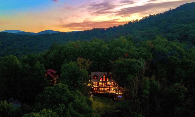 Necowa Cove Cabin | Lake Blue Ridge cabin! KAYAKS, Hot Tub, Mountain Views, Fenced yard, Paved roads