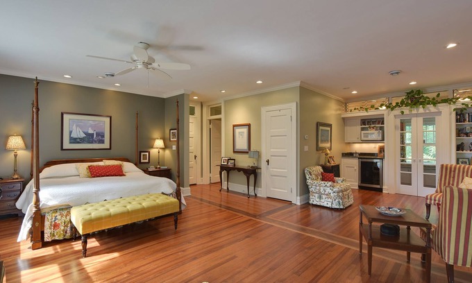 Oconomowoc House | Lake Country Retreat- 35 Minutes from Democratic Convention in Milwaukee