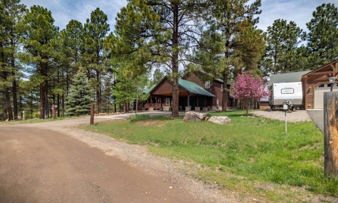 Pagosa Springs House | Lake Forest Lodge~near lake