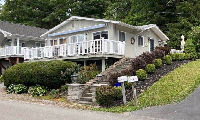 Penn Yan Cabin | Lake Front Cottage
