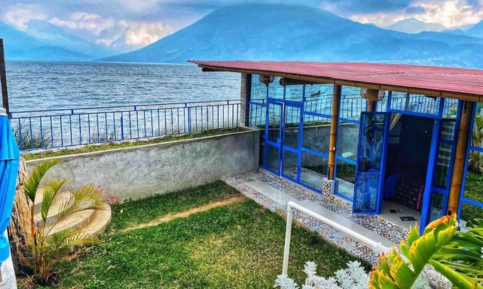 Pasajcap House | Lake front Dulce Bambu