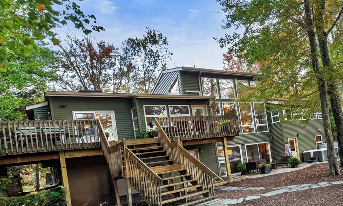 Gouldsboro House | Lake Front in Poconos Mtns: Hot Tub/Sauna/Game Room/Kayaks/Private Beach
