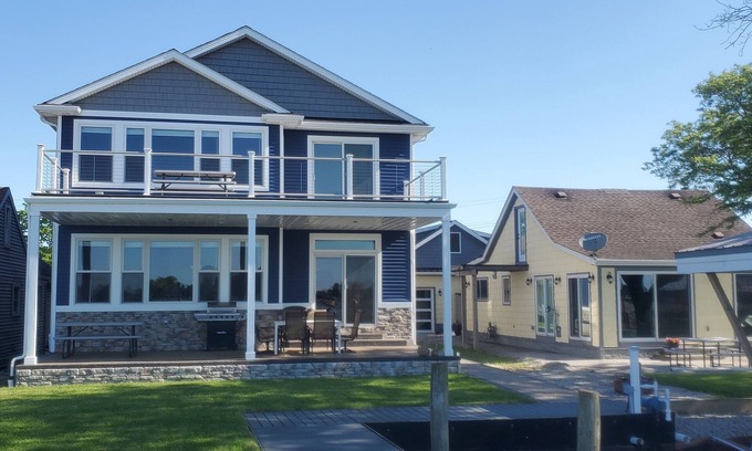 Anchorville House | Lake front luxury new house located across from famous Cabana Blues Resort