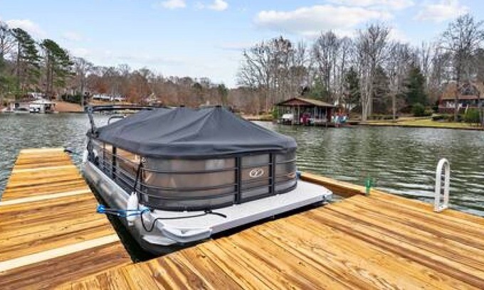 Timber Creek House | Lake Gaston 4BR Lake House