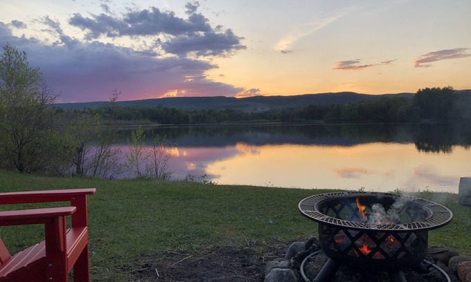 Gloversville House | Lake Mayfield Retreat - Beautiful Lakefront Property!