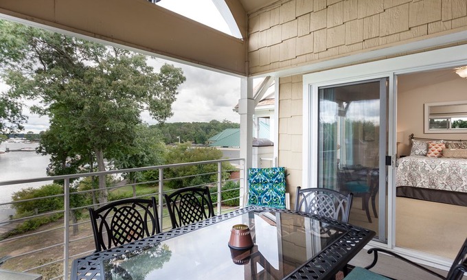 Cornelius Apartment | Lake Norman Luxury Waterfront 3rd floor with Elevator Condo