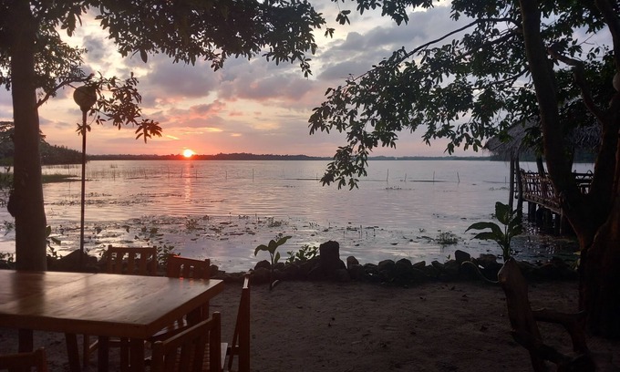 Maha Gonadoowa Resort | Lake Resort Bolgoda