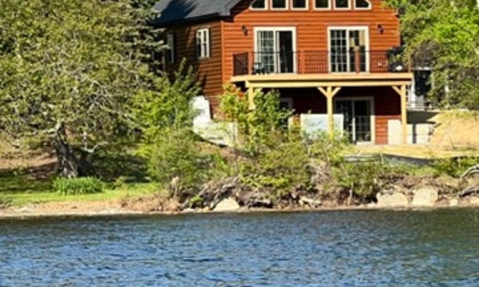 Smithfield Cottage | Lake Retreat on North Pond - Belgrade Lakes Region