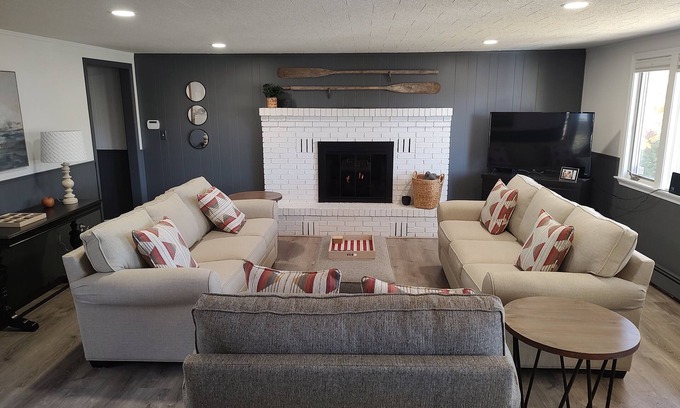 Hope House | Lake/River House with Fireplace and Game Room