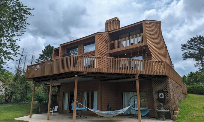 Macon House | Lake Tobo House