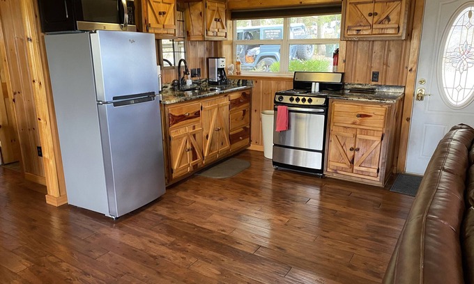 Pettit Cabin | Lake View Cabin, weekend GETAWAY at Tenkiller Lake