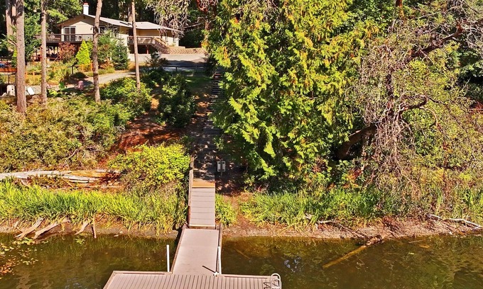 Anderson Island House | Lake View & Dock Access |Fast & Reliable Internet | Game Room | Pet Friendly