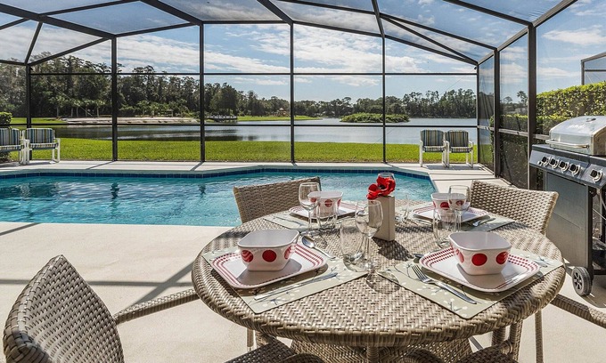 Lake Berkley House | Lake View Home w/Private Pool & 5BR – Near Disney