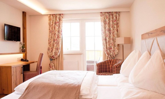 Fuschl am See House | Lake view room M - Vogl's Nest