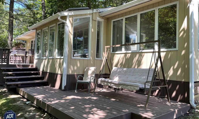 Greentown Cottage | Lake Wallenpaupack Lake Front Cabin