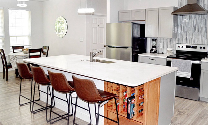 Lake Dallas House | LakeDallasPoolHouse GREAT memories, near LAKE!