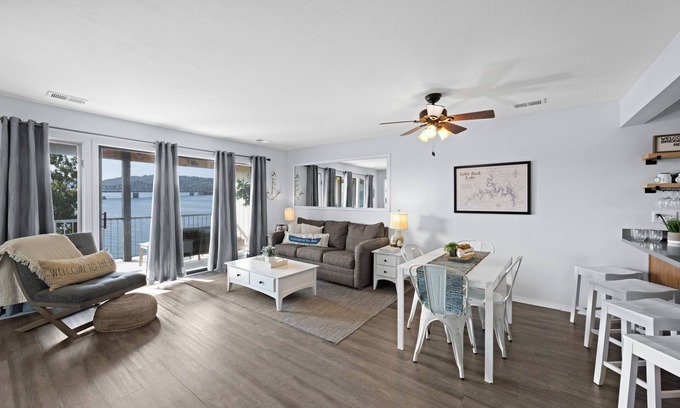 Kimberling City Condo | Lakefront, Balcony: Condo Near Silver Dollar City