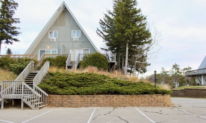 Stevensville House | Lakefront Chalet #35 w/Beach Access, Pools, Sport Courts, Fishing Pond & more!