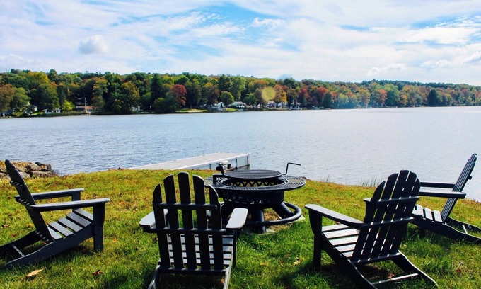 Bethlehem Village Cottage | Lakefront Charming Cottage Retreat, Bethlehem CT