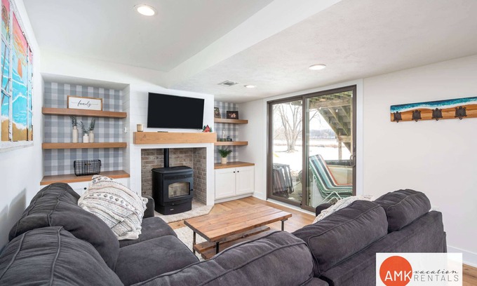 Belding House | Lakefront home Slayton Shores - Great Fishing!