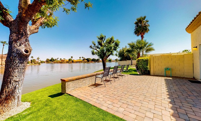 Garden Lakes House | Lakefront home with private pool, kayak, cornhole, & pool table