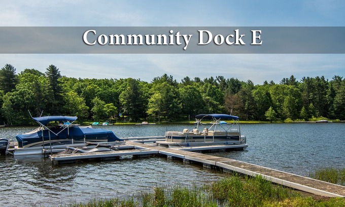 Waterfront Greens House | Lakefront home with lots of community amenities!