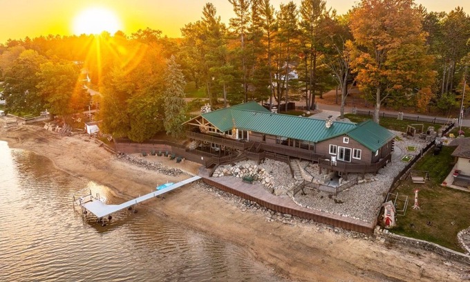 Lake House | Lakefront, Indoor Pool+Hot Tub, Sandy Beach+Dock+Kayak, Gameroom+Firepit