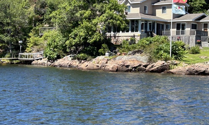 Georgian Bay Cottage | Lakefront Island Cottage, on Georgian Bay in Beautiful Honey Harbour
