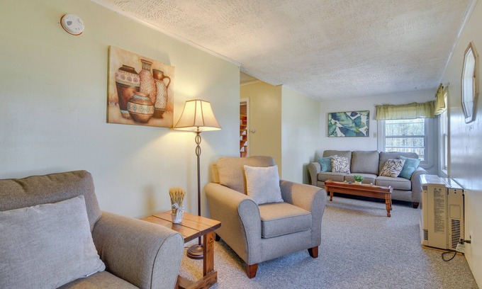Oakland Apartment | Lakefront Oakland Vacation Rental w/Dock + Views!