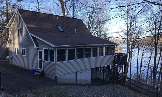 Greentown House | Lakefront on Wallenpaupak with private dock. Great for family gatherings