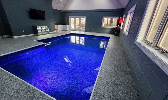 Pimento House | Lakefront Paradise *Indoor Pool* *Arcade*