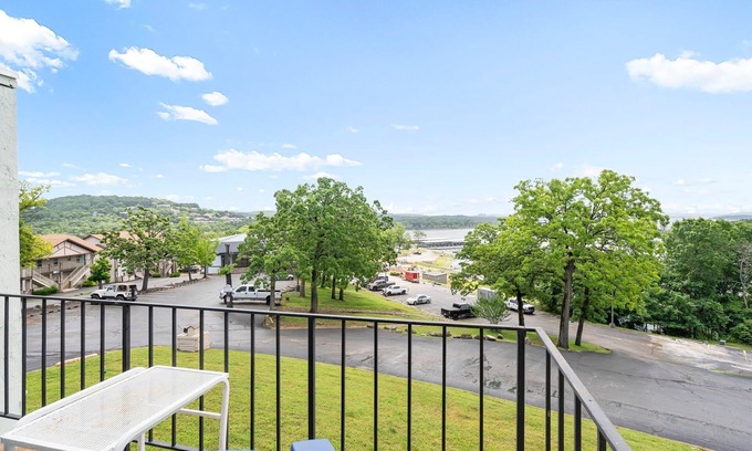 Indian Point Condo | Lakefront Queen Suite, Outdoor Pools, Boat Slips