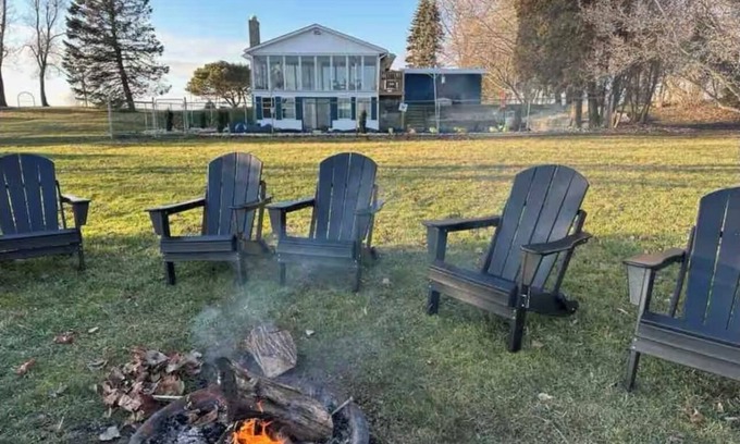 Romney House | Lakefront Retreat & Game Room