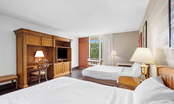 Indian Point Condo | Lakefront Suite, Swim Up Bar, Reosrt Pools, Marina & Tiki Bar