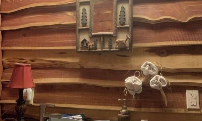 Avinger Cabin | Lakefront with awesome sunsets.