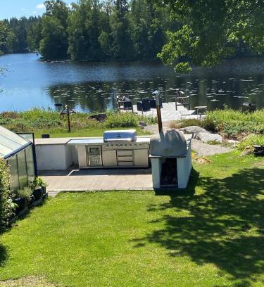 Malsryd House | Lakehouse med bastu, egen brygga och roddbåt