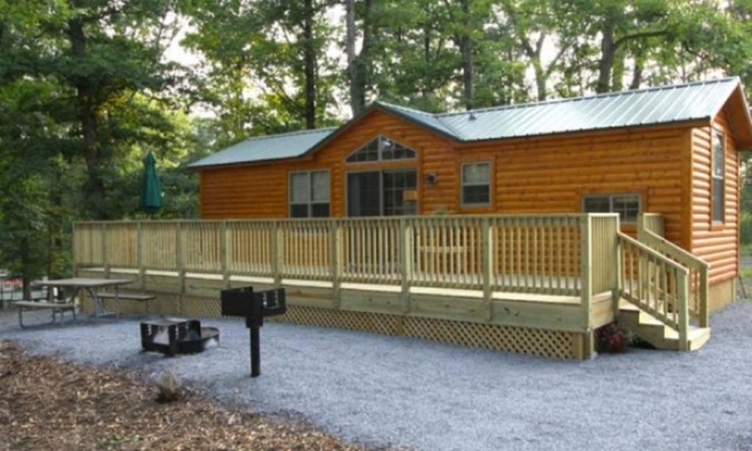 Milton Resort | Lakeland RV Campground Cottage 18