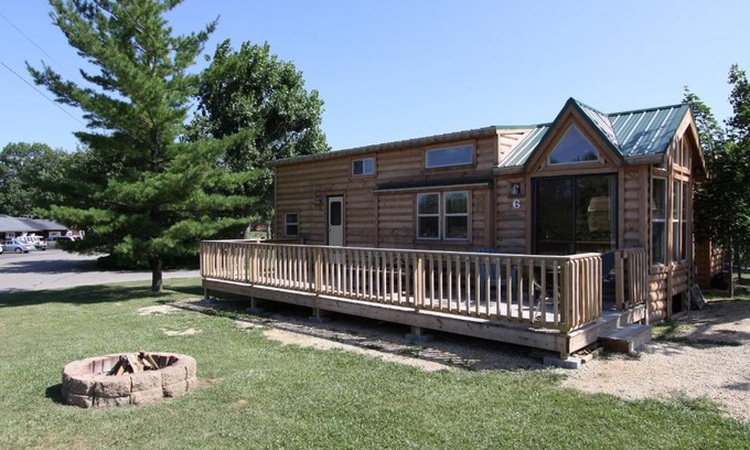 Milton Resort | Lakeland RV Campground Deluxe Loft Cabin 13