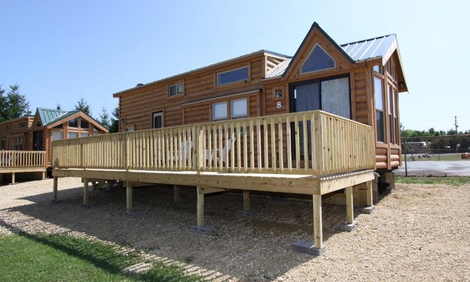 Milton Resort | Lakeland RV Campground Loft Cabin 8