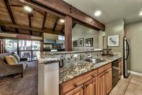South Lake Tahoe Villa | Lakeland Village 521 - Come Lake It