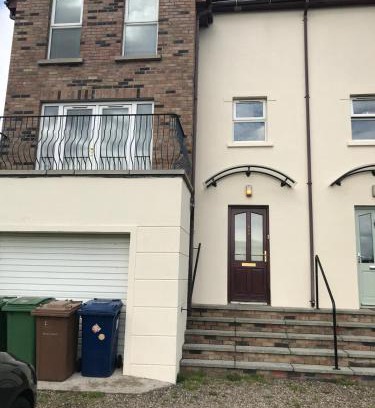 Craigavon Villa | Lakelands