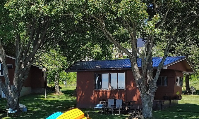 Iron River Hotel | Lakeshore Motel Ice Lake